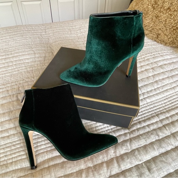 Emerald Green Stiletto Ankle Booties - Picture 2 of 9